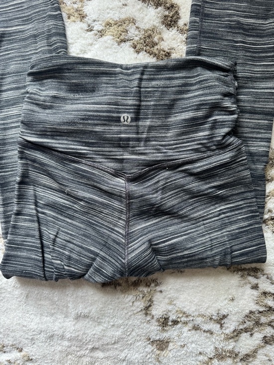 lululemon athletica Pants - Lululemon crisscrossed Striped High-Rise Leggings in blue & white size 4 cropped